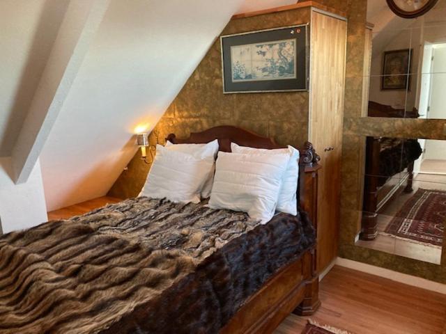 Caravaggio Boutique Suites Антверпен Экстерьер фото